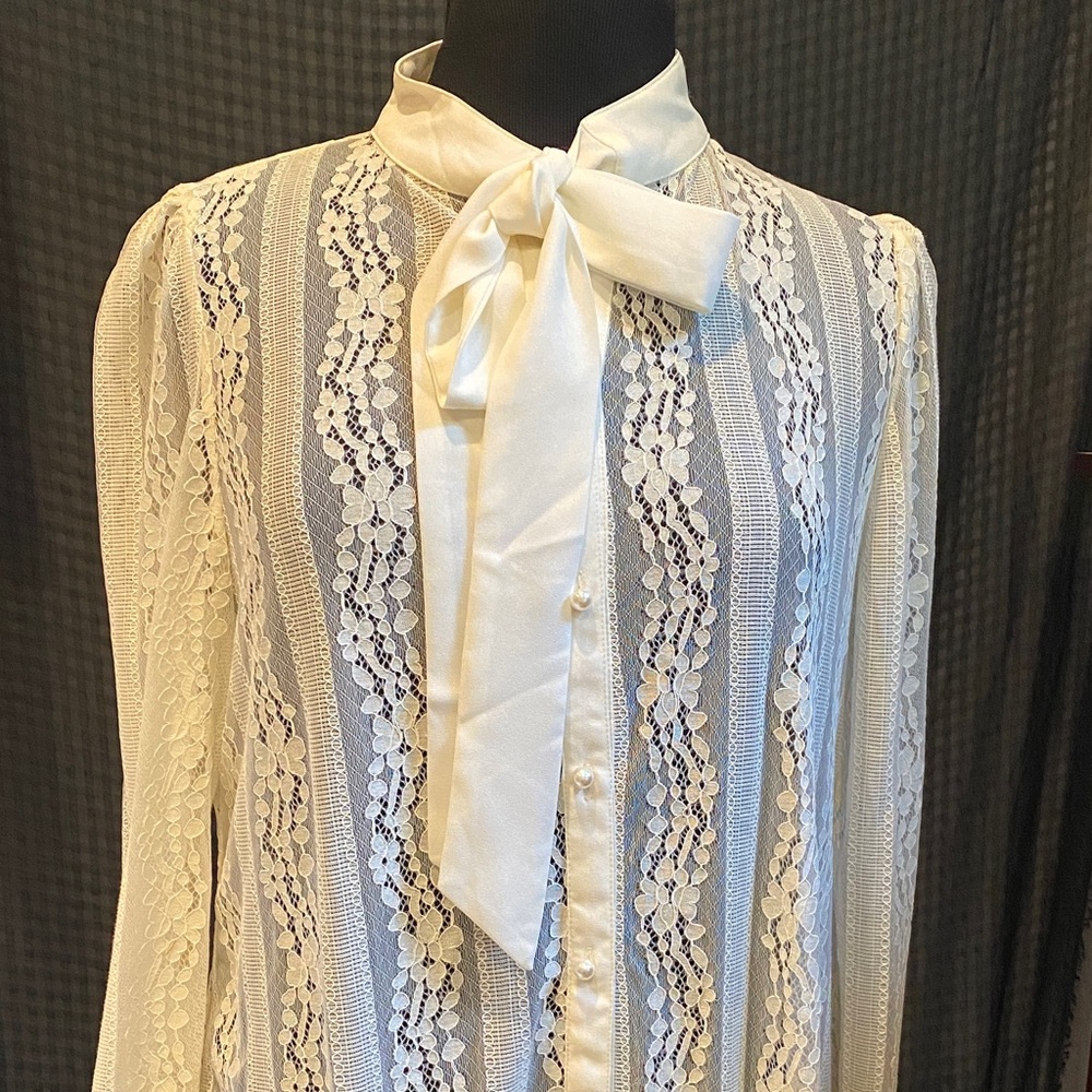 Romantic Cream Lace Blouse with Bow Tie silkie neck tie boho romantic large LG